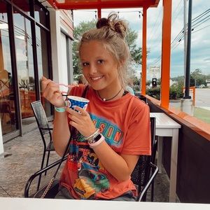 Meet your Posher, Zayva